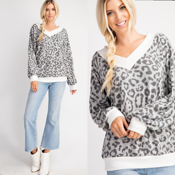 White leopard brushed knit oversized top - Picture 5 of 8